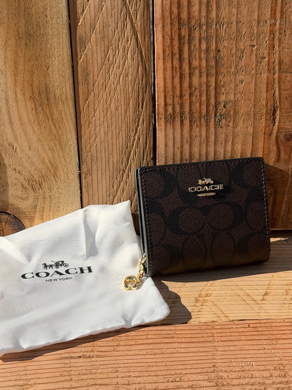 Coach Snap Wallet in Signature Canvas